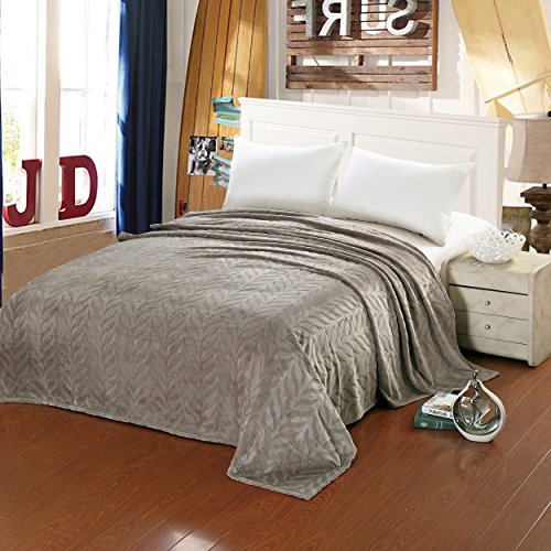 Ben&Jonah Designer Plush King (102 inch x 86 inch ) Leaf Etched Jacquard Blanket - Grey