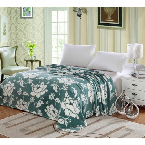 Ben&Jonah Designer Plush Twin Madison Micro Fleece Jacquard Blanket -Green