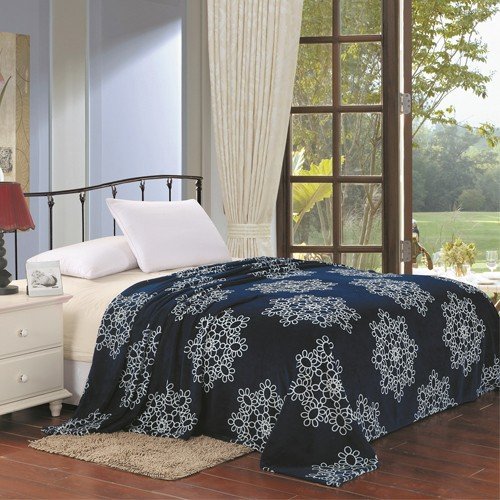 Ben&Jonah Designer Plush Full Daisy Microplush Blanket -Navy