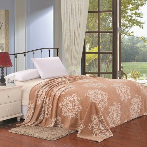 Ben&Jonah Designer Plush Full Daisy Microplush Blanket -Sand